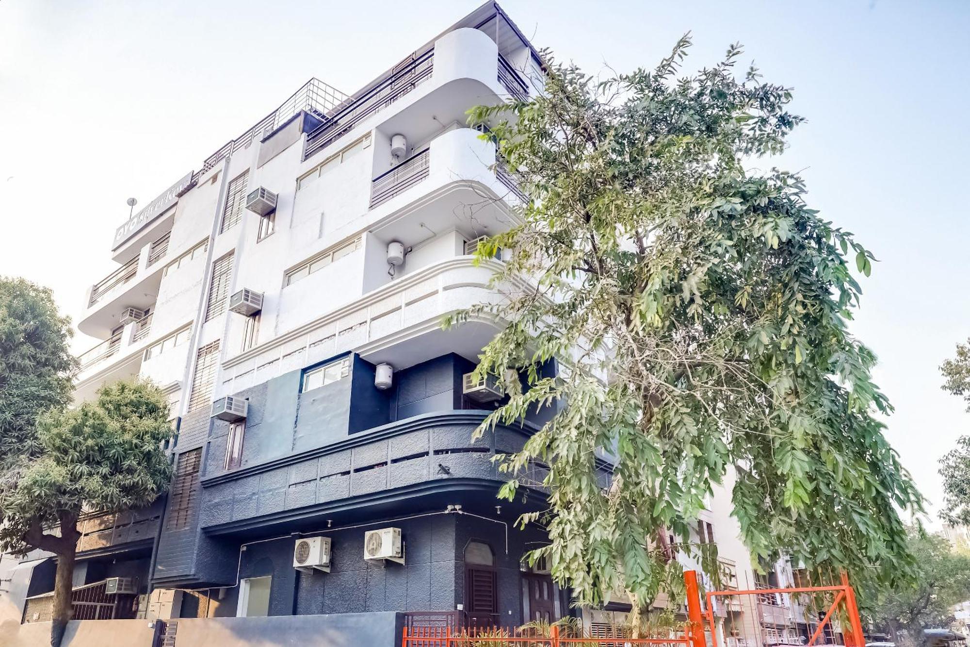 Collection O 71756 Hotel Silver Arrow Near Pacific Mall Tagore Garden Делі Екстер'єр фото